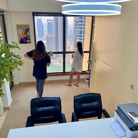 Berloga Capsule Jbr Hostel Дубай Екстериор снимка