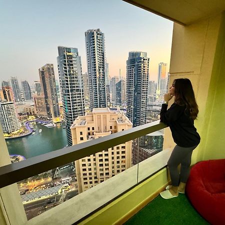 Berloga Capsule Jbr Hostel Дубай Екстериор снимка