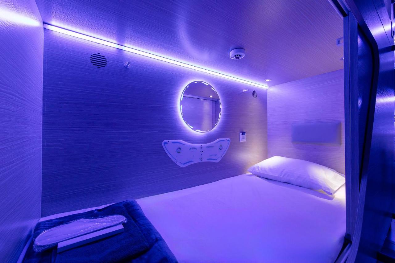 Berloga Capsule Jbr Hostel Дубай Екстериор снимка
