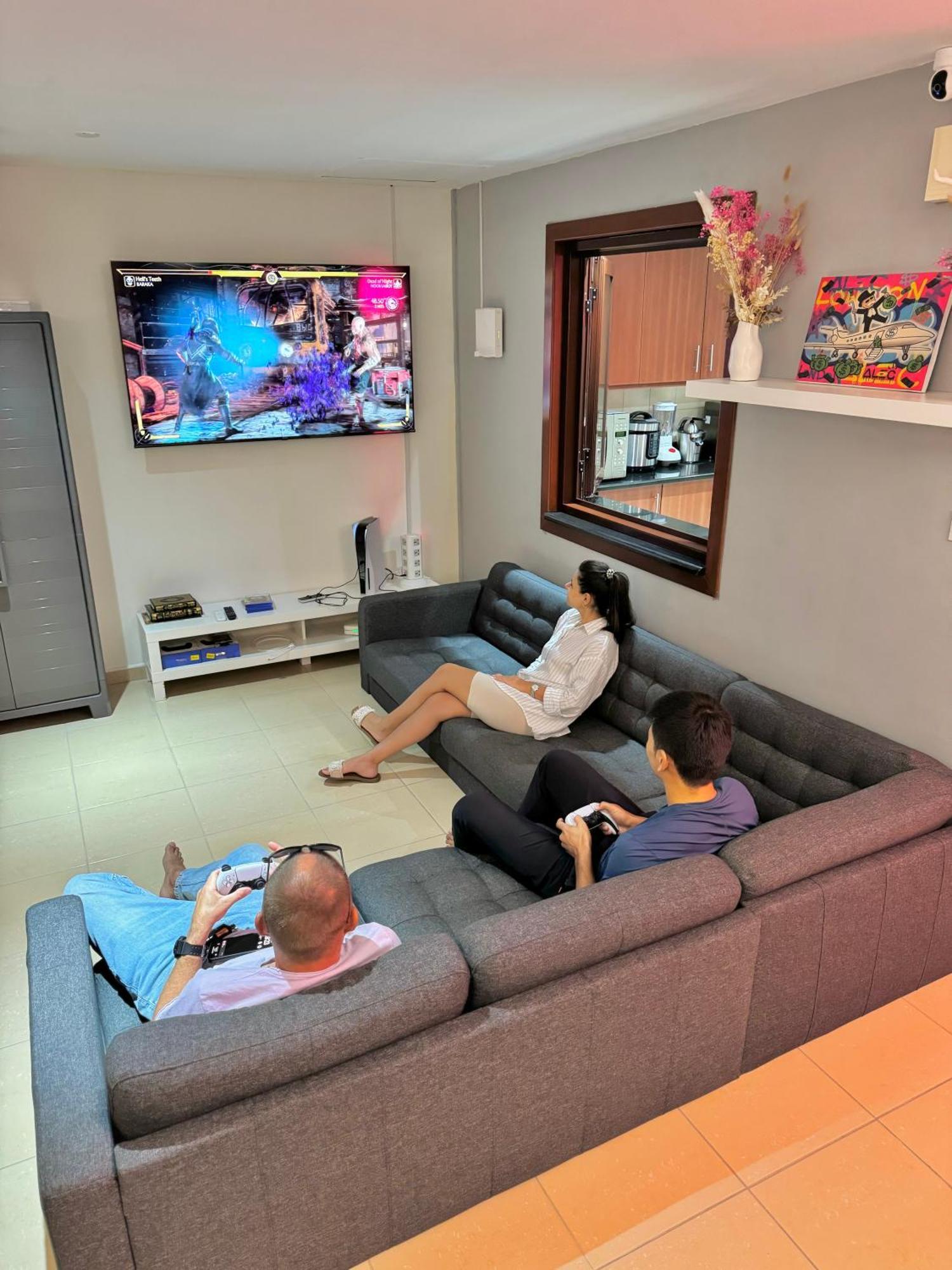 Berloga Capsule Jbr Hostel Дубай Екстериор снимка